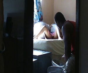 Cô gái mặc sexx moi áo len