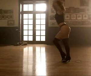 Cô gái mô hình khiêu dâm hoạt động với tình yêu, thành công việc sex dep moi đạt được cực khoái