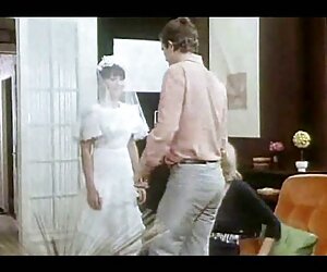 Cô phimsex vietsub moi gái lẳng lơ với lớn hơn ngón tay trên một cái ghế